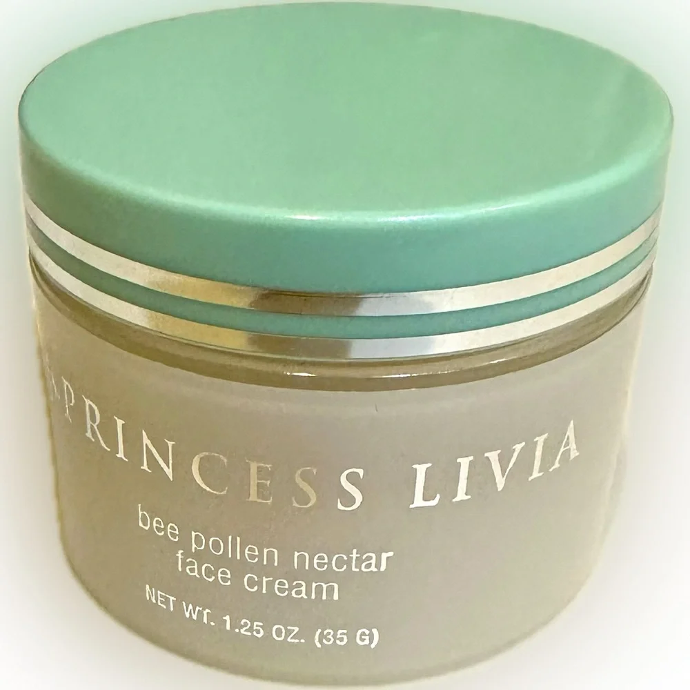 VTG RARE PRINCESS LIVIA SET4 LIP ALMOND SCRUB BEE POLLEN CREAM BUFF SHEER POWDER